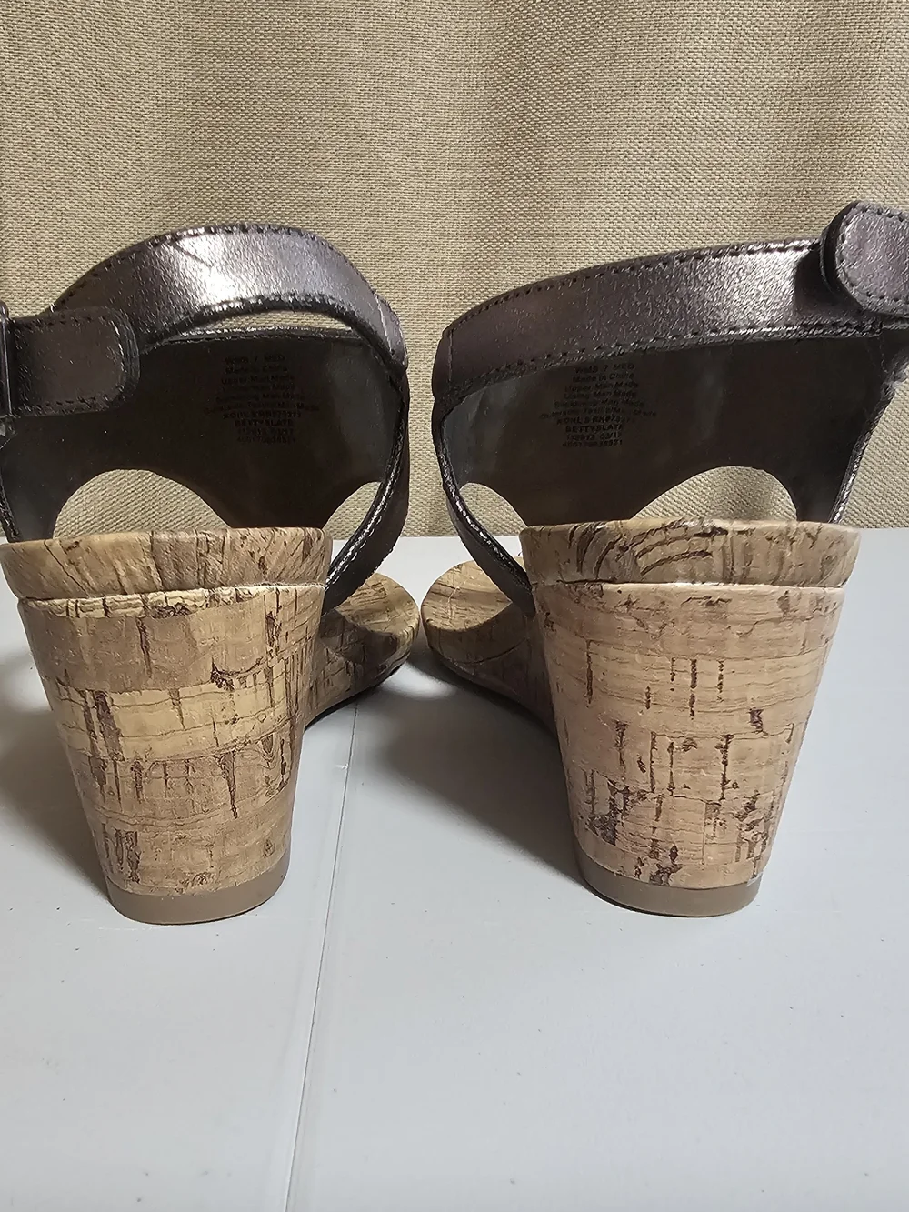 Simply Vera Vera Wang Bronze Embellished Wedge Sandals Size 7